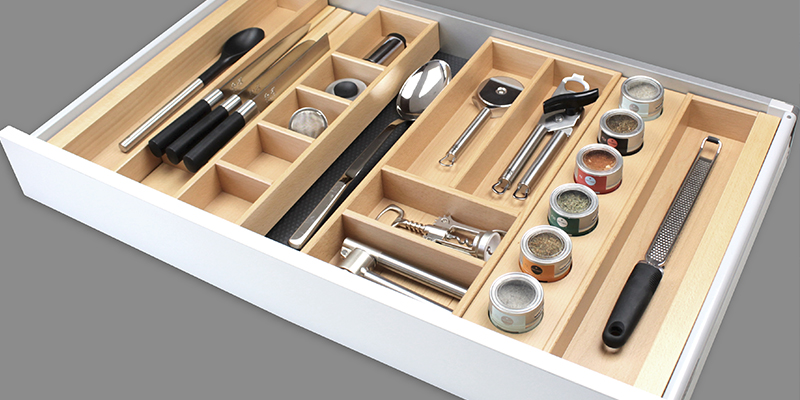 Moderne Schubladeneinsätze aus Holz
